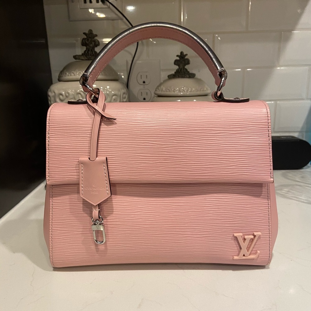 Louis Vuitton Cluny BB handbag